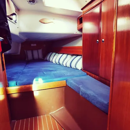 Ohana Botel Marbella