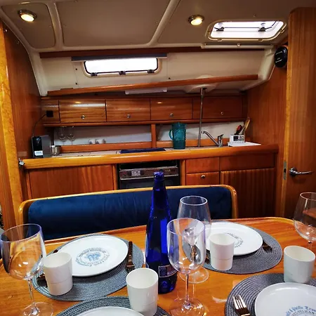 Botel Ohana